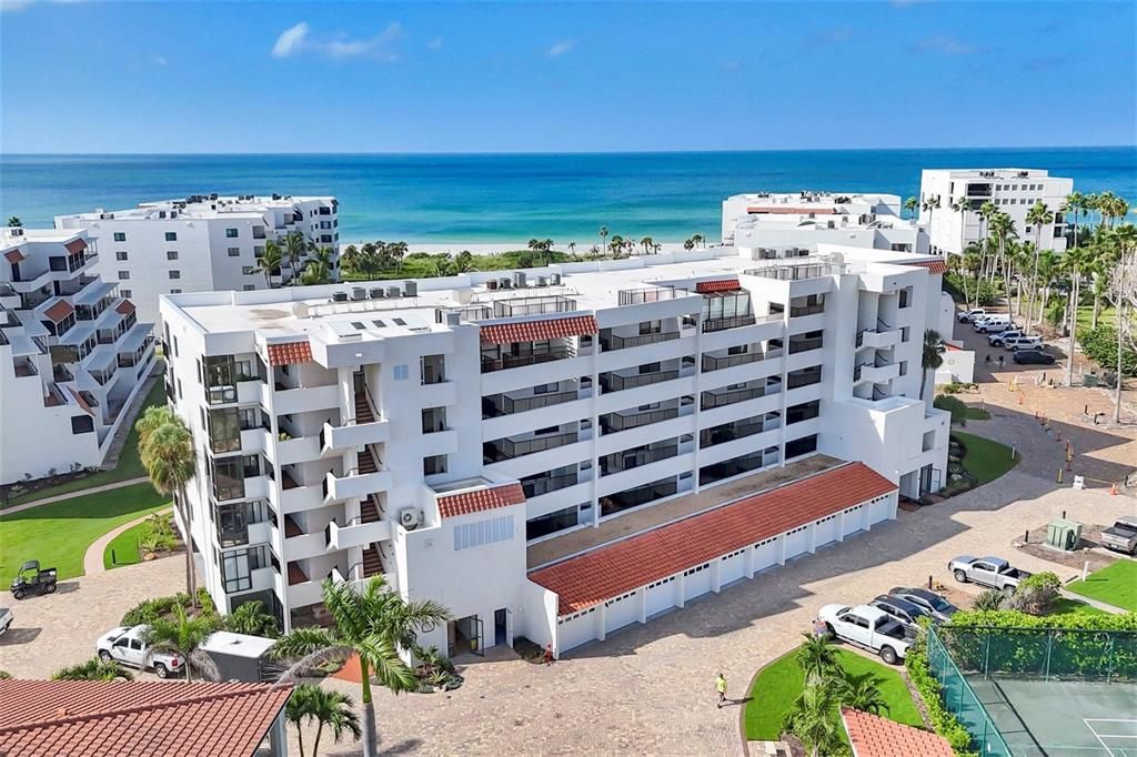 合同活跃: $999,000 (2 贝兹, 2 浴室, 1668 平方英尺)