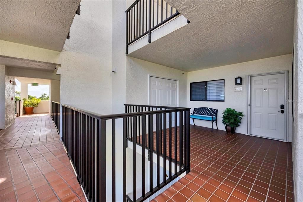 合同活跃: $999,000 (2 贝兹, 2 浴室, 1668 平方英尺)