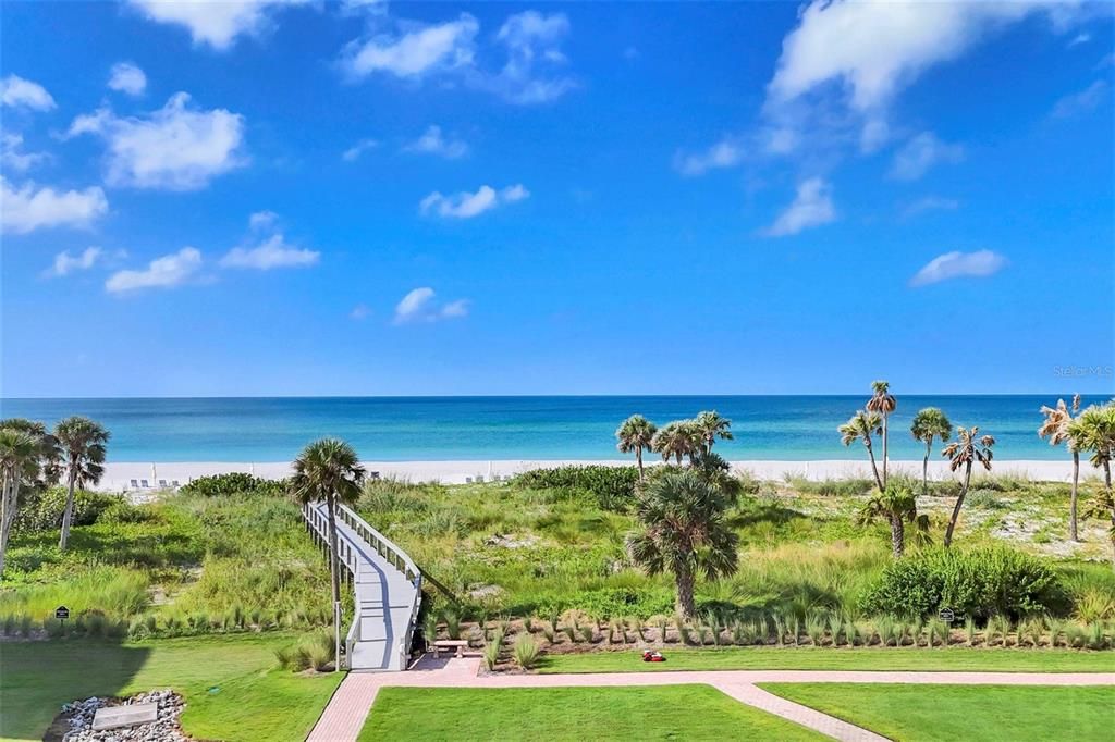 合同活跃: $999,000 (2 贝兹, 2 浴室, 1668 平方英尺)