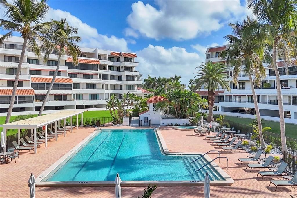 合同活跃: $999,000 (2 贝兹, 2 浴室, 1668 平方英尺)