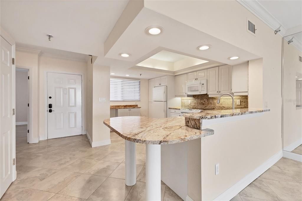 合同活跃: $999,000 (2 贝兹, 2 浴室, 1668 平方英尺)