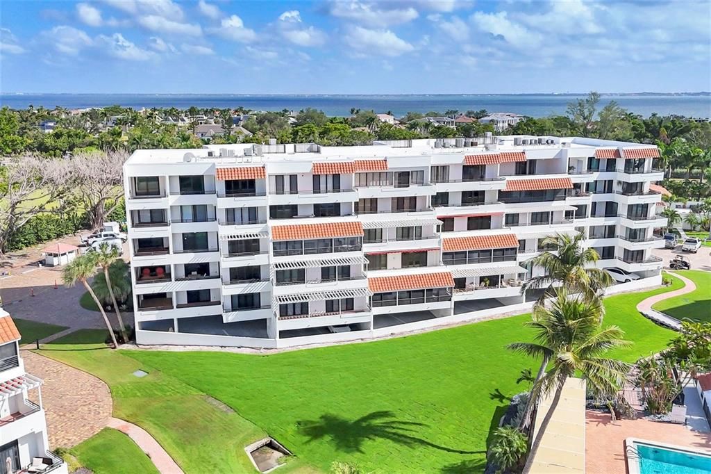 合同活跃: $999,000 (2 贝兹, 2 浴室, 1668 平方英尺)