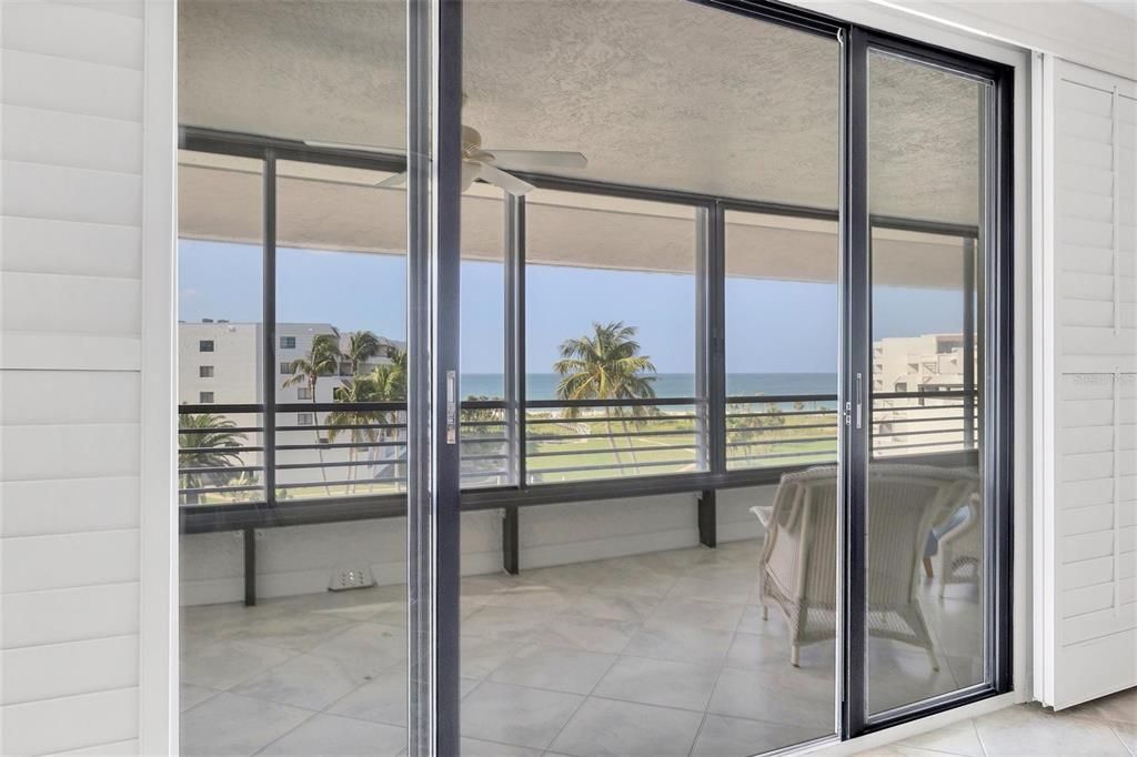 合同活跃: $999,000 (2 贝兹, 2 浴室, 1668 平方英尺)