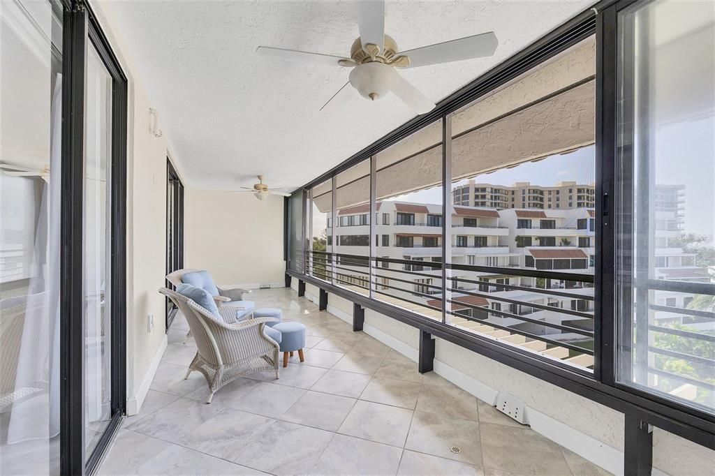 合同活跃: $999,000 (2 贝兹, 2 浴室, 1668 平方英尺)