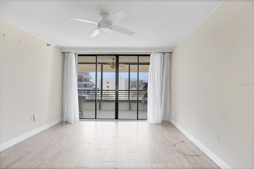 合同活跃: $999,000 (2 贝兹, 2 浴室, 1668 平方英尺)