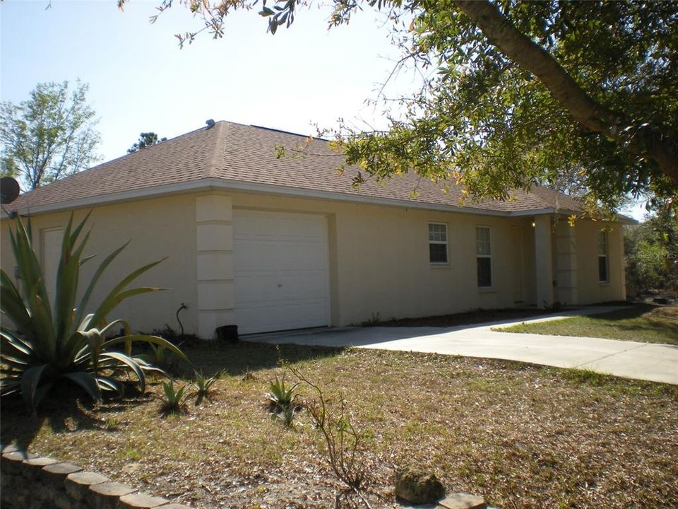 Recently Rented: $1,550 (3 beds, 2 baths, 1278 Square Feet)