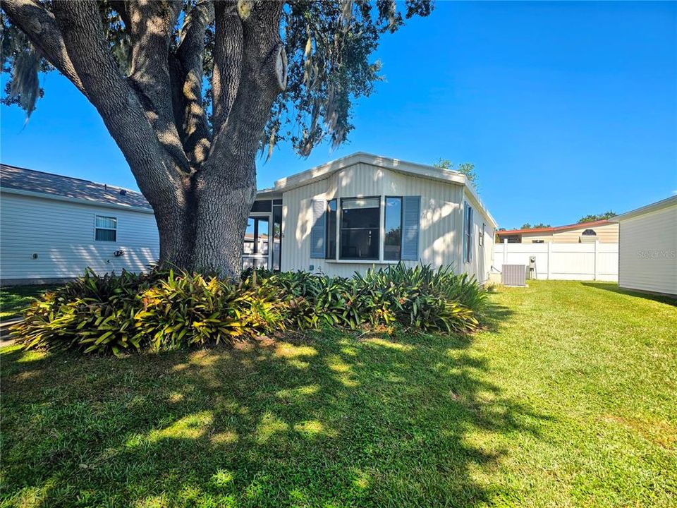 For Sale: $99,900 (1 beds, 1 baths, 490 Square Feet)