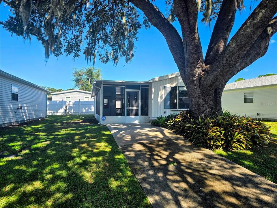 For Sale: $99,900 (1 beds, 1 baths, 490 Square Feet)