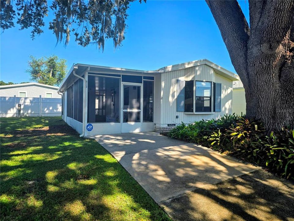 For Sale: $99,900 (1 beds, 1 baths, 490 Square Feet)