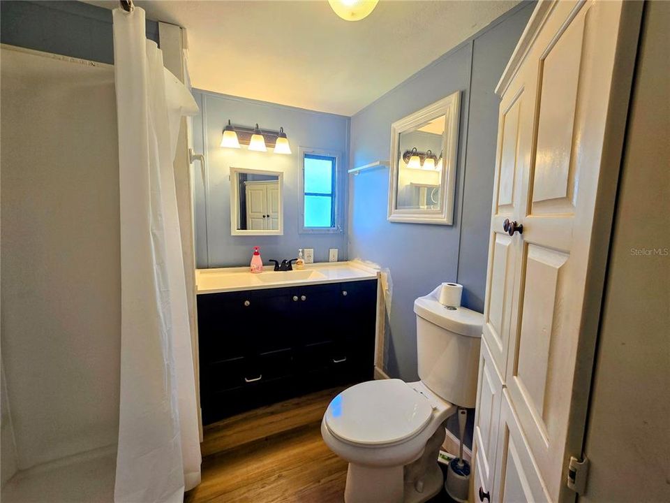 For Sale: $99,900 (1 beds, 1 baths, 490 Square Feet)