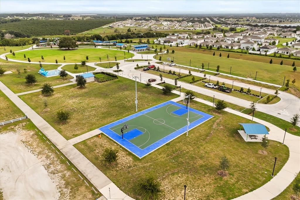 合同活跃: $350,000 (5 贝兹, 3 浴室, 2396 平方英尺)