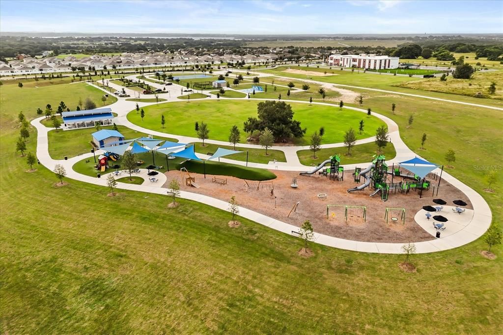 合同活跃: $350,000 (5 贝兹, 3 浴室, 2396 平方英尺)