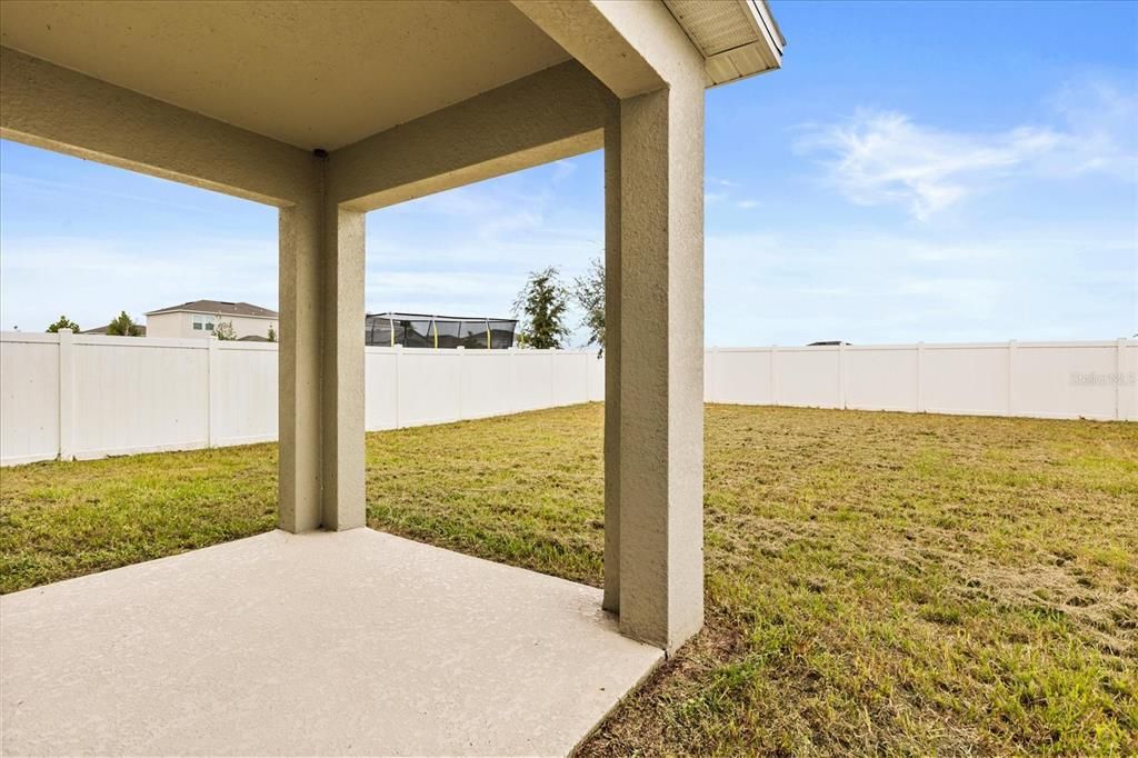 合同活跃: $350,000 (5 贝兹, 3 浴室, 2396 平方英尺)