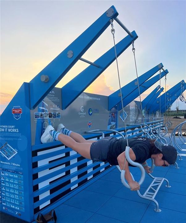 合同活跃: $350,000 (5 贝兹, 3 浴室, 2396 平方英尺)