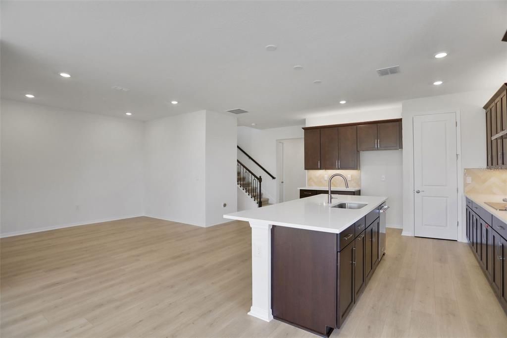 待售: $474,990 (4 贝兹, 3 浴室, 2699 平方英尺)