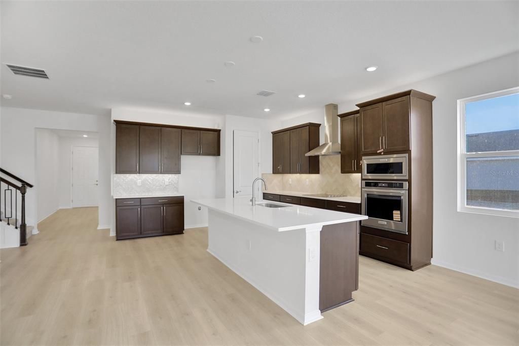 待售: $474,990 (4 贝兹, 3 浴室, 2699 平方英尺)