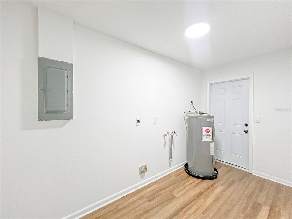 En Renta: $2,295 (3 camas, 2 baños, 1324 Pies cuadrados)