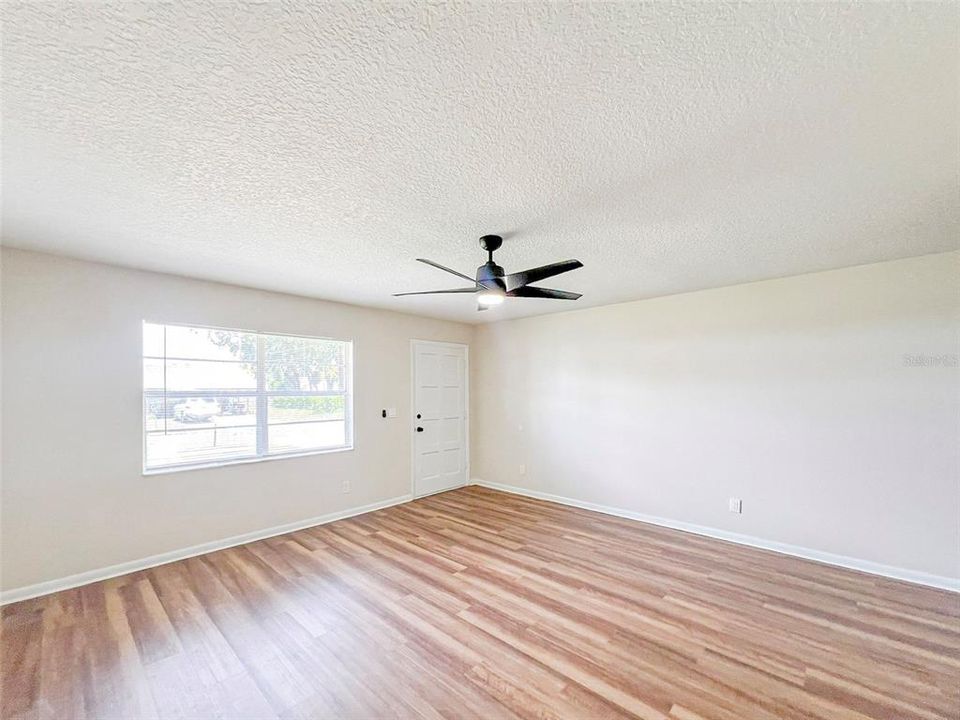 En Renta: $2,295 (3 camas, 2 baños, 1324 Pies cuadrados)