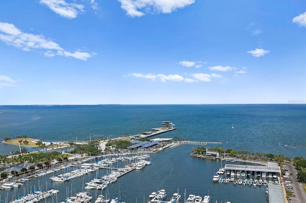 Active With Contract: $3,500 (1 beds, 2 baths, 1180 Square Feet)