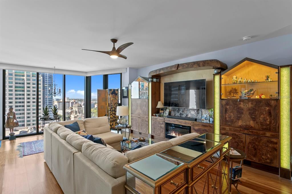 Active With Contract: $3,500 (1 beds, 2 baths, 1180 Square Feet)