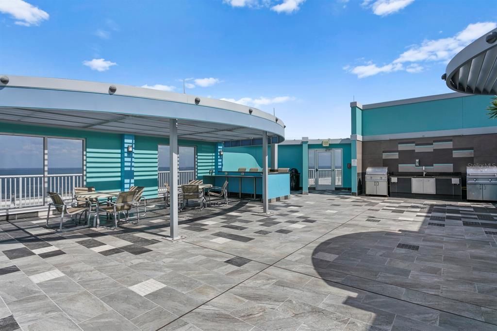 Active With Contract: $3,500 (1 beds, 2 baths, 1180 Square Feet)