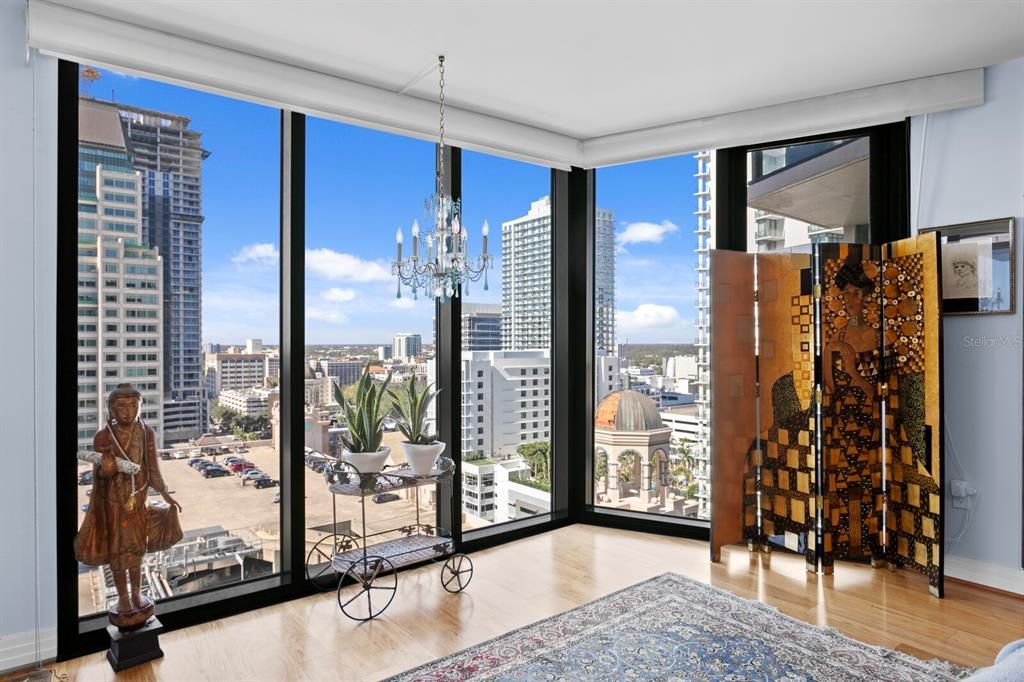 Active With Contract: $3,500 (1 beds, 2 baths, 1180 Square Feet)