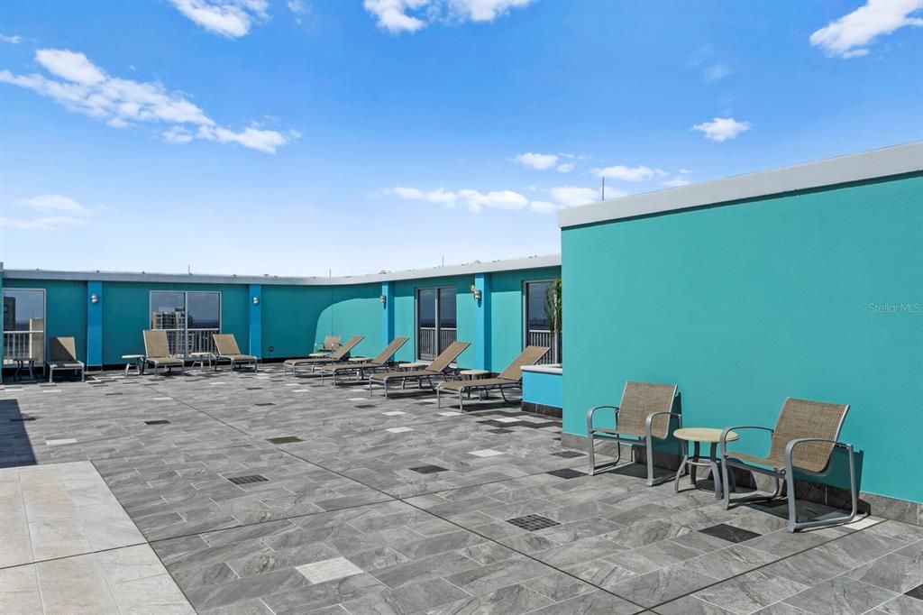 Active With Contract: $3,500 (1 beds, 2 baths, 1180 Square Feet)