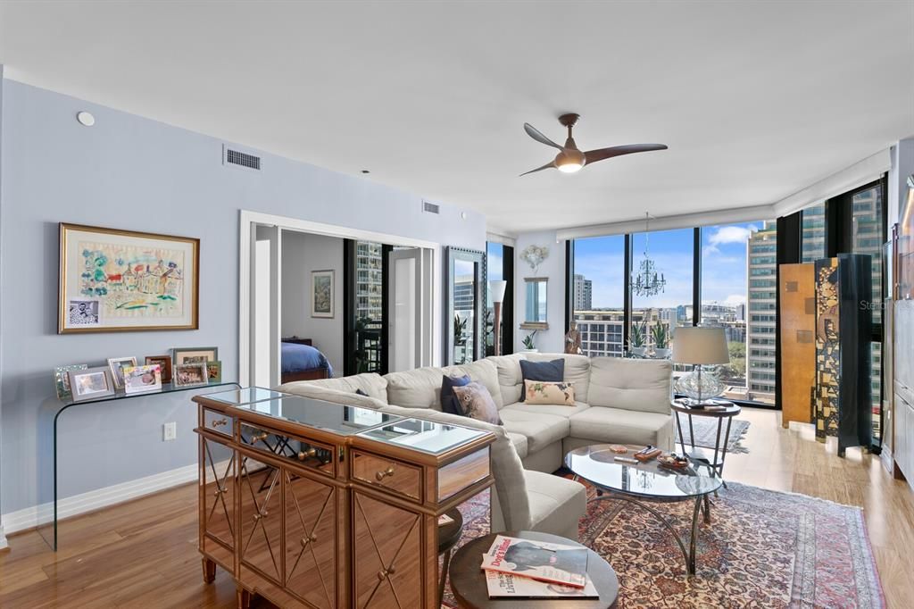 Active With Contract: $3,500 (1 beds, 2 baths, 1180 Square Feet)