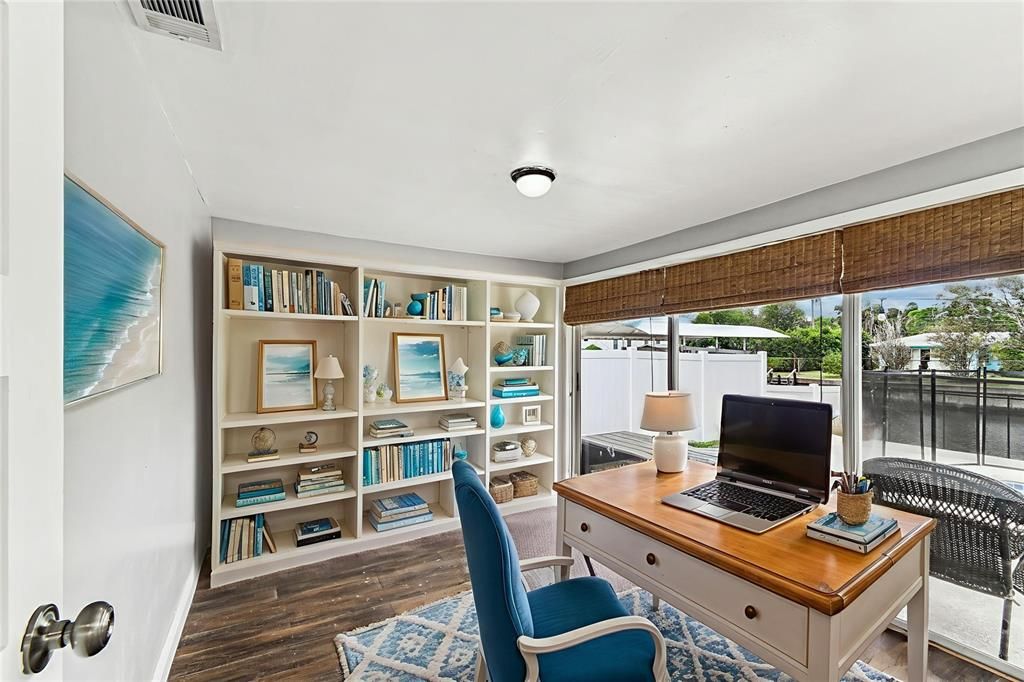 Под контрактом: $1,359,900 (3 спален, 1 ванн, 1508 Квадратных фут)