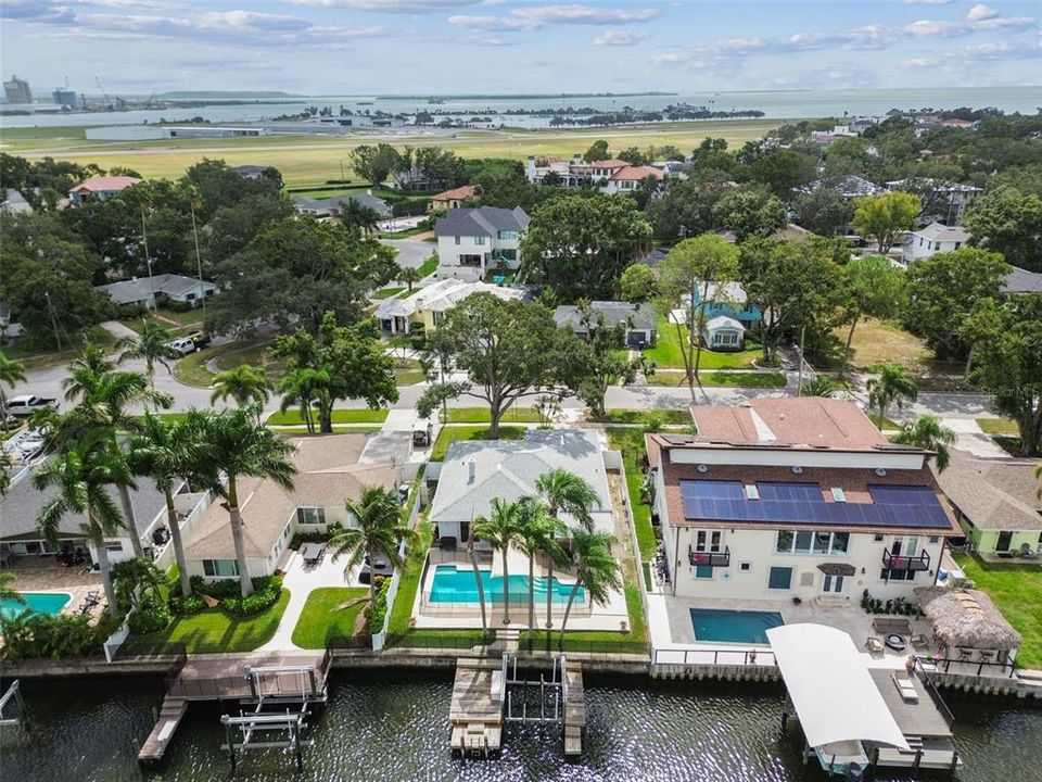 Под контрактом: $1,359,900 (3 спален, 1 ванн, 1508 Квадратных фут)