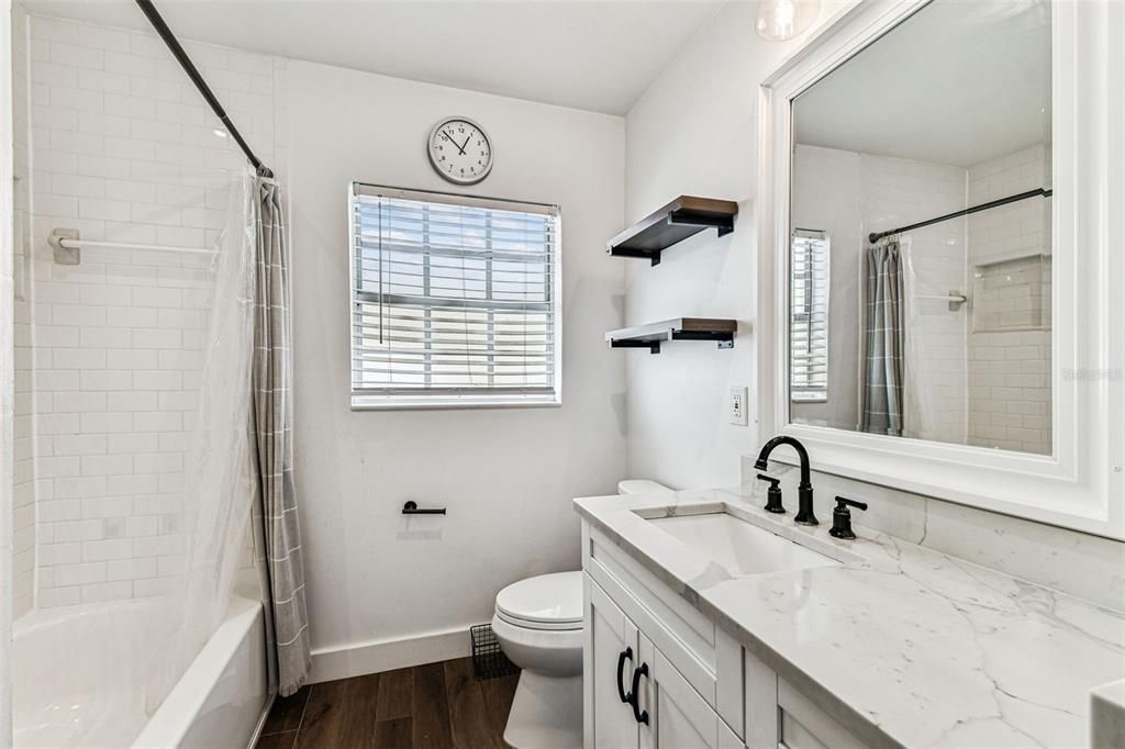 Под контрактом: $1,359,900 (3 спален, 1 ванн, 1508 Квадратных фут)