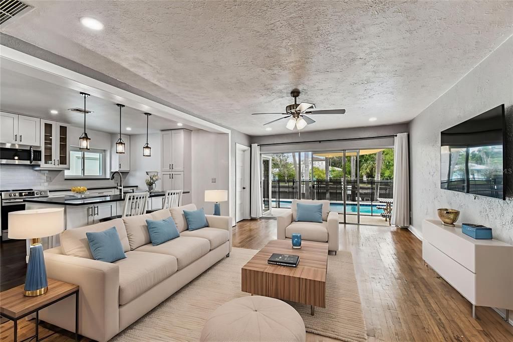 Под контрактом: $1,359,900 (3 спален, 1 ванн, 1508 Квадратных фут)