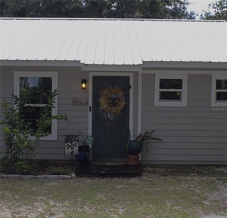 For Sale: $290,000 (3 beds, 2 baths, 1200 Square Feet)