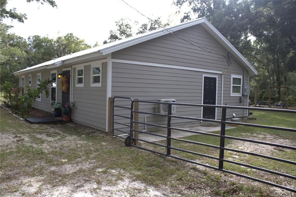 For Sale: $290,000 (3 beds, 2 baths, 1200 Square Feet)