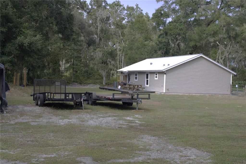 For Sale: $290,000 (3 beds, 2 baths, 1200 Square Feet)