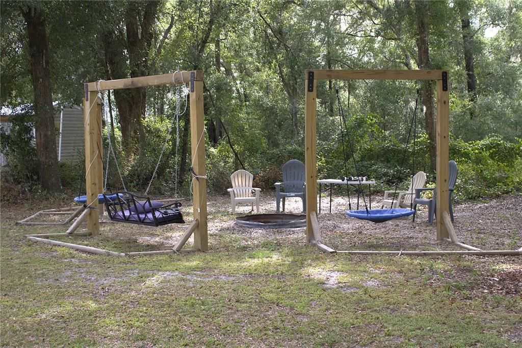 For Sale: $290,000 (3 beds, 2 baths, 1200 Square Feet)