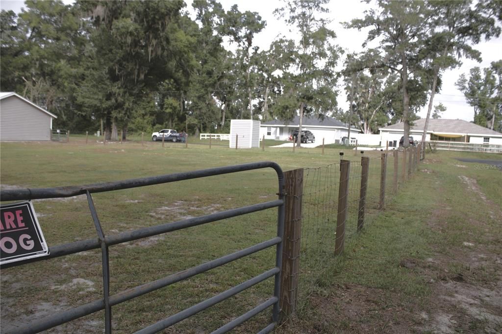 For Sale: $290,000 (3 beds, 2 baths, 1200 Square Feet)