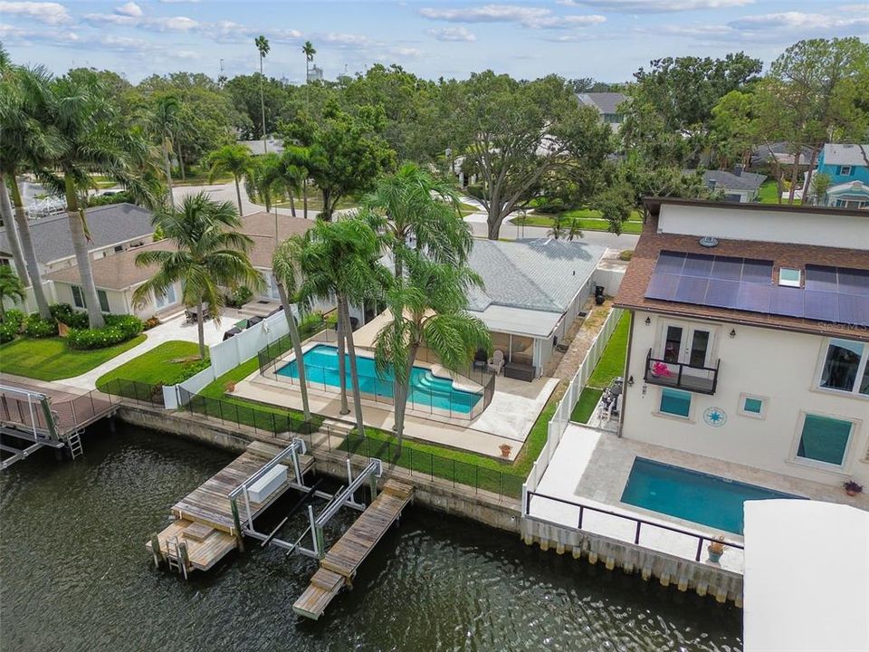 Под контрактом: $1,359,900 (0.14 acres)