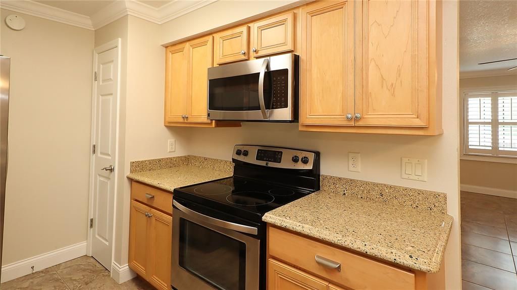 For Sale: $212,000 (2 beds, 2 baths, 1116 Square Feet)