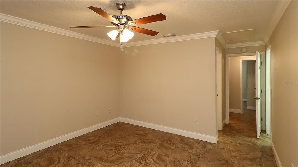 For Sale: $212,000 (2 beds, 2 baths, 1116 Square Feet)