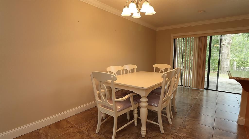 For Sale: $212,000 (2 beds, 2 baths, 1116 Square Feet)