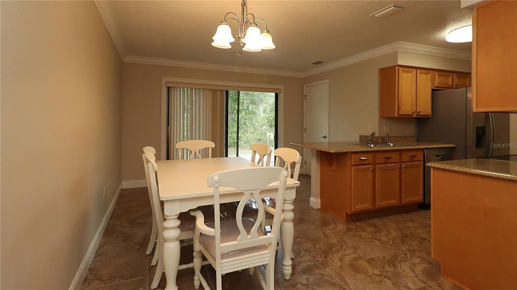 For Sale: $212,000 (2 beds, 2 baths, 1116 Square Feet)