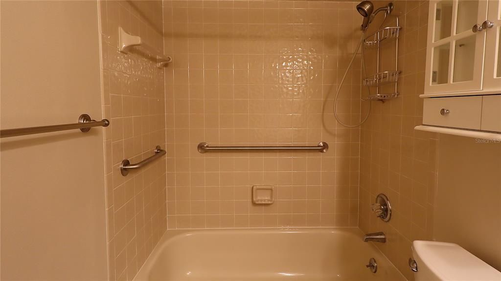 For Sale: $212,000 (2 beds, 2 baths, 1116 Square Feet)