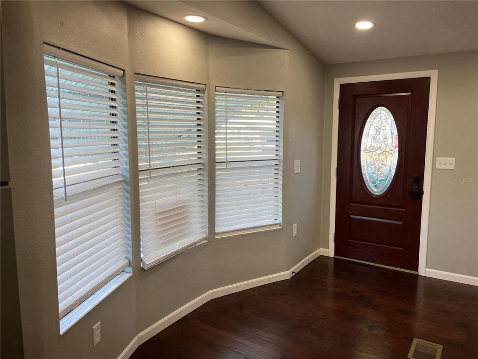 出租: $1,599 (2 贝兹, 2 浴室, 1056 平方英尺)