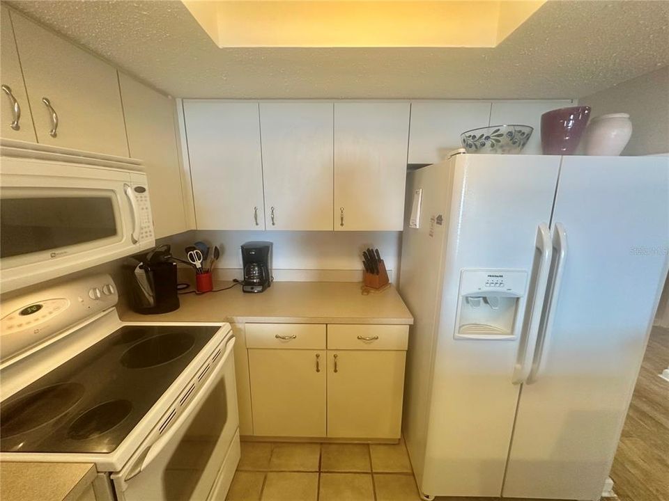 For Sale: $360,000 (2 beds, 2 baths, 1236 Square Feet)