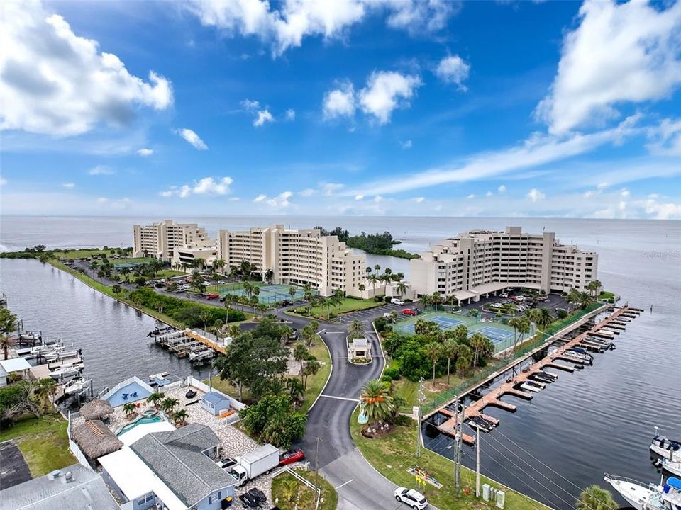 For Sale: $360,000 (2 beds, 2 baths, 1236 Square Feet)