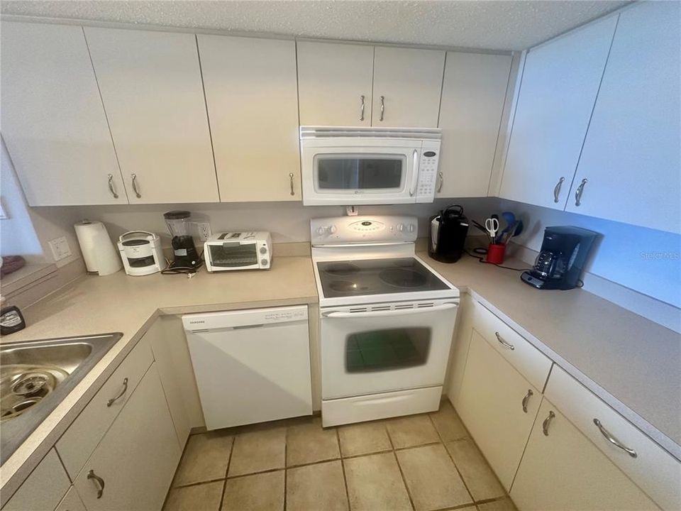 For Sale: $360,000 (2 beds, 2 baths, 1236 Square Feet)