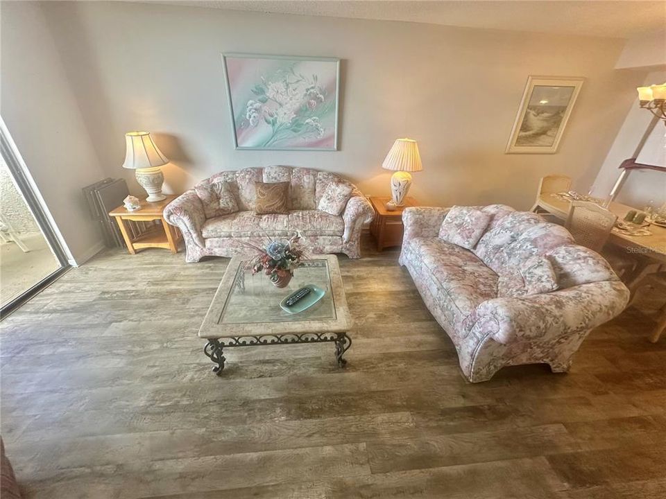 For Sale: $360,000 (2 beds, 2 baths, 1236 Square Feet)