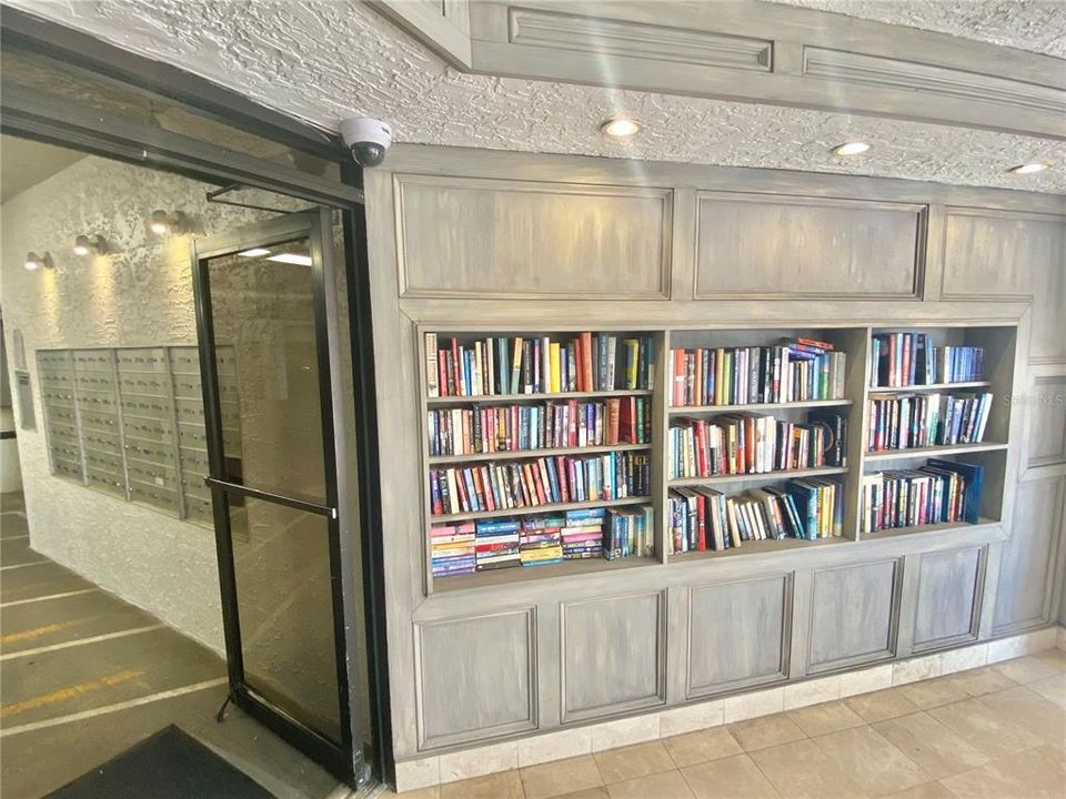 For Sale: $360,000 (2 beds, 2 baths, 1236 Square Feet)