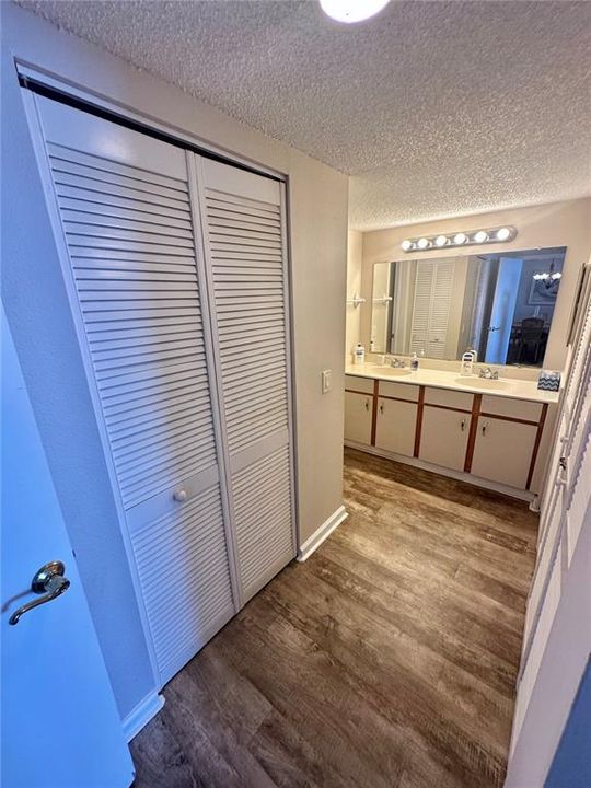 For Sale: $360,000 (2 beds, 2 baths, 1236 Square Feet)